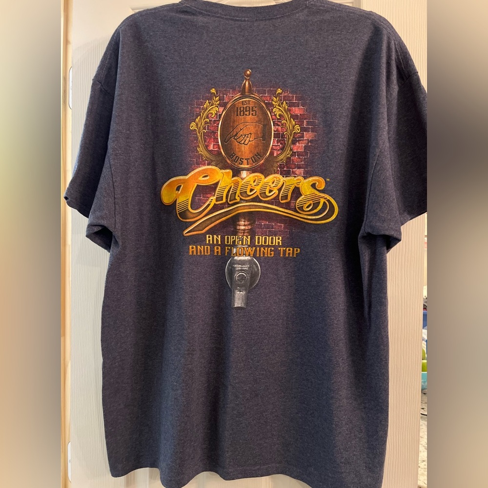 Cheers Bar Boston "An Open Door & A Flowing Tap" Print T-Shirt XL